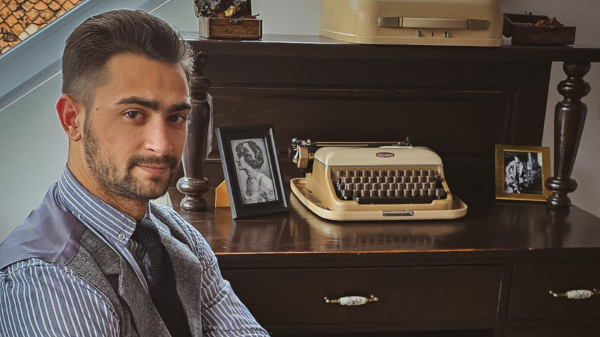 [Scoala ADC*RO] Andrian Brinovanu: Generația mea? Păi, suntem ăia „cu AI-ul la gât”, cum bine se știe, permanent conectați și, dacă se poate, cu un neuron înaintea algoritmului