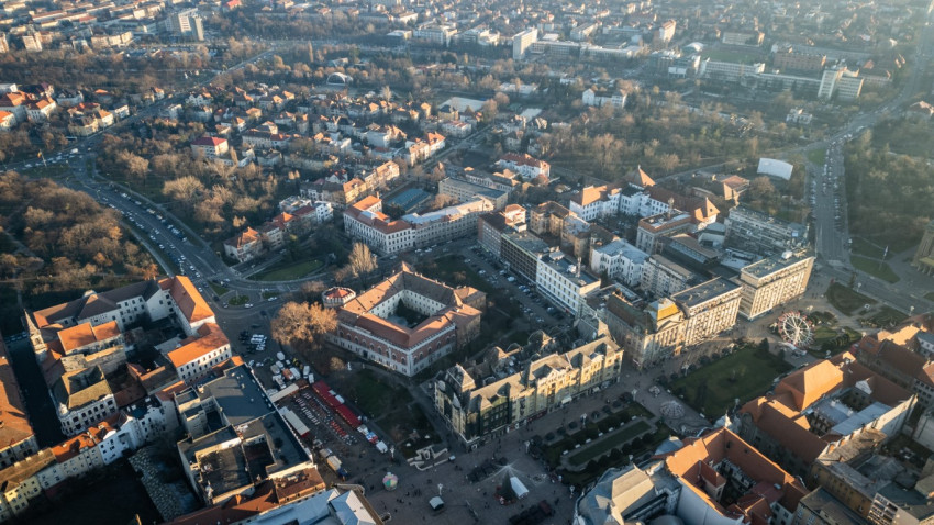 Atmosferă istorică la Timișoara: Festivalul Medieval al Castelului Huniade te poartă înapoi în timp, printre cavaleri și domnițe
