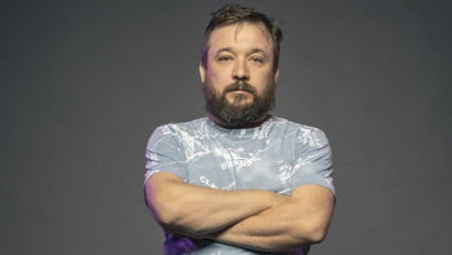 [Visual Key] Viorel Holovach: Auzim tot mai des &bdquo;s-a mai făcut&rdquo;, e dificil să creezi ceva cu adevărat original, mai ales că trăim &icirc;ntr-o epocă a referințelor, &icirc;n care fiecare vine cu propriile inspirații, generate sau nu