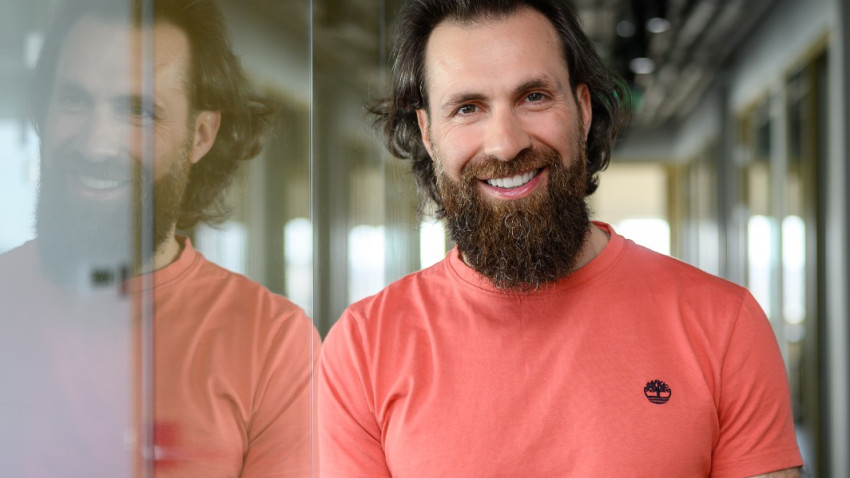 Sondaj tbi bank: 8 români din 10 vor merge în acest an în vacanță doar pe banii proprii, fără a face datorii