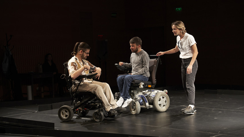 Nicio pastilă magică, primul spectacol cu actori cu dizabilități motorii în distribuție, va fi transmis live pe 10 iulie