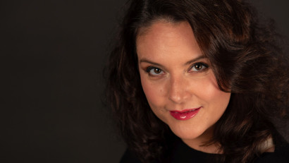 [Parenting creativ] Claudia Archip: Sunt constienta de faptul ca nu pot fi parintele perfect &ndash; imi doresc insa sa invat din greseli, si imi propun constant sa fiu prezenta, echilibrata si deschisa comunicarii cu fiica mea