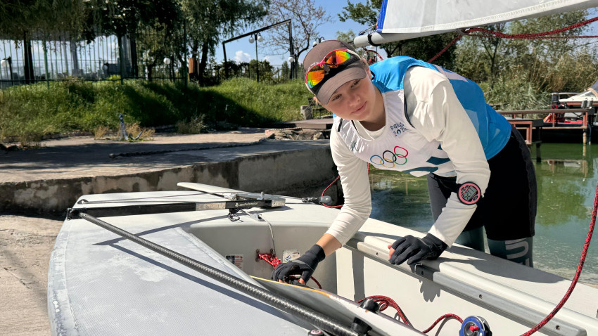 România își lansează viitorii campioni la yachting. Peste 80 de ambarcațiuni la startul Campionatului Național Dinghy