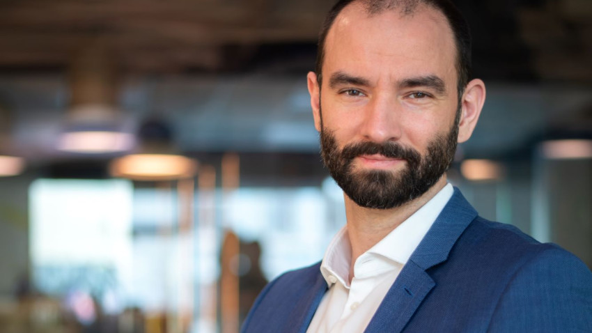 Colliers: Doar 1% dintre tinerii din Generația Z din România văd munca de la distanță ca un motivator real. Aceștia își doresc ca biroul să devină un spațiu pentru dezvoltare, nu doar pentru muncă  