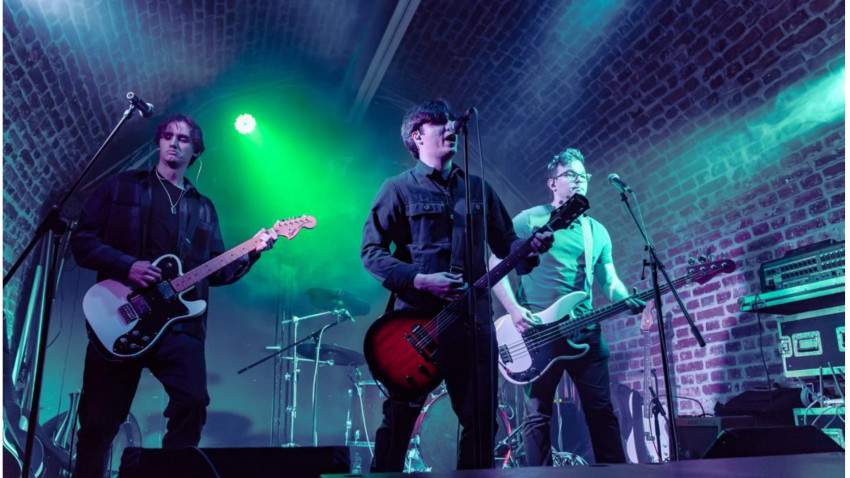 [Gen Punk] Quadra: Ca artist trebuie să te distingi cumva de ceilalți din jurul tău, dar în același timp sunt și unele principii care, în opinia noastră, rămân „sacre”