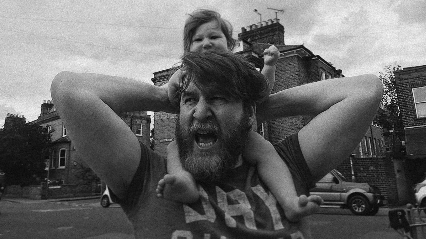 [Parenting creativ] Mihai Coliban: Nu credeam ca voi fi genul care sa zica, pe cat de des, pe-atat de hotarat, ca, da, sa devii parinte iti schimba complet viata. Ce ai avut inainte nu mai exista si gata. Esti tu versiunea 2.0.