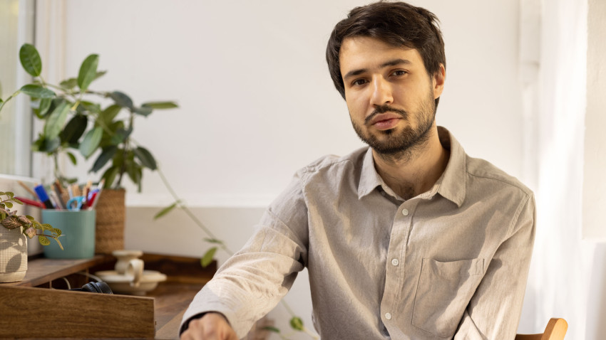 Tudor Platon: Filmam ce mi se întâmpla mie și familiei mele, cu o atenție sporită asupra dinamicilor emoționale și a schimbărilor de rol pe care le-am traversat. Nu a fost niciun script, în afară de unul al firescului societății actuale