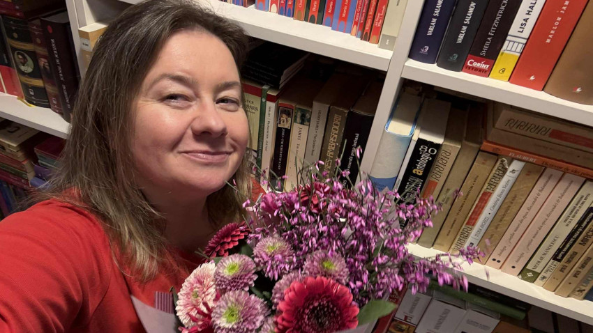 [PR Playbook] Ana Jităriță: Gândim, muncim, trăim într-un an în care comunicarea și, de ce nu, tăcerea brandurilor, sunt influențate de tot: de la climatul politic internațional la ura omului obișnuit de pe rețele