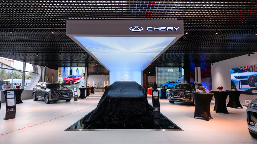 Chery inaugurează showroom-ul flagship din București și lansează noul TIGGO 4 în România