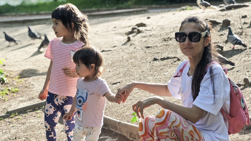 [Parenting creativ] Diana Nistor: Să fiu părinte e, de departe, cel mai greu job pe care l-am avut. Și e și non-stop, fără pauze, fără vacanțe, fără plată. Dar e și cel mai frumos