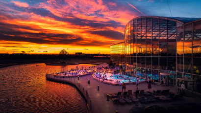 Căldură, ritm și spectacol: &icirc;ntre 6 și 26 octombrie Bucureștiul devine capitala mondială a saunei.&nbsp;Sauna Fest durează 3 săptăm&acirc;ni si promite experiențe unice, &icirc;n premieră pentru Rom&acirc;nia