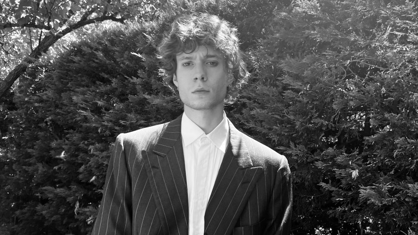 [Gen Punk] Machedon: Nu caut niciodată cu intenție un loc de inspirație, ci mai degrabă asimilez orice moment din viața mea ca și o potențială sursă spontană de creativitate