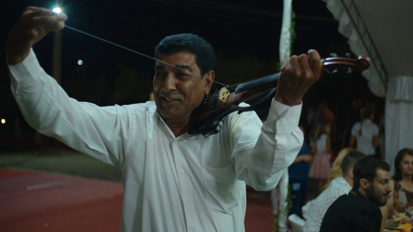 Caliu, regele viorii, și ateliere pentru liceeni, la One World Romania în Călărași și Slobozia