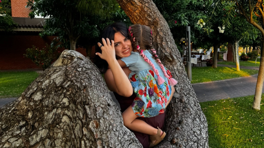 [Parenting creativ] Ruxandra Micșunescu: Poate că toată indiferența și răutatea pe care le vedem azi vin din generații crescute fără empatie, fără exprimare, fără iubire vizibilă