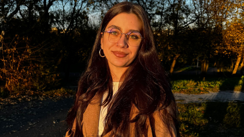 [Start în industrie] Iulia Cercel: Pentru un junior, cred că cel mai important este să fie atent la tot ce se întâmplă în jur, de la proiecte, la echipă, la detalii, pentru a putea ține pasul și a învăța rapid