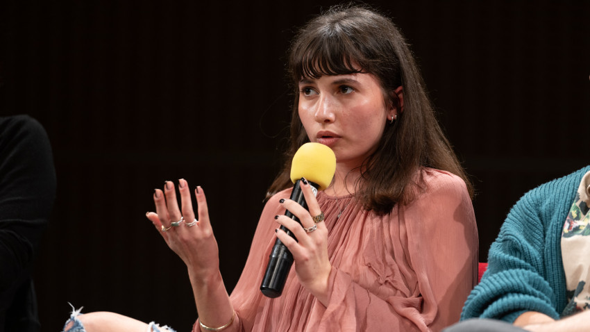 Raluca Cîrciumaru: E bine să avem un teatru care contracarează greutățile atât cu argumente și concretețe, cât și cu săbii de butaforie și paiete