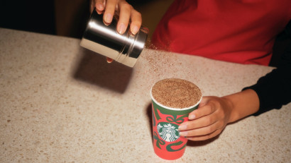 Starbucks dă startul sezonului de sărbători