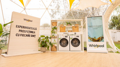 Whirlpool redefinește relația dintre tehnologie și grija de sine prin campania de comunicare dedicată gamei de mașini de spălat rufe FreshCare+