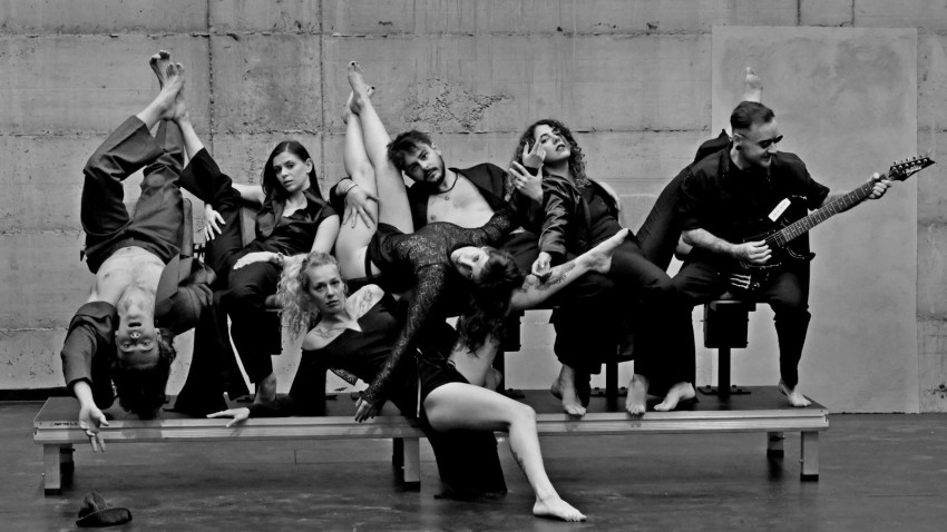 Teatrul Grivița 53 se inaugurează oficial. Premiera „5+3=9” deschide istoria artistică a primului teatru construit de la zero de comunitate în ultimii 80 de ani