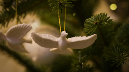 AI nu înlocuiește creativitatea în reclamele de Crăciun: Publicul confirmă predicțiile experților