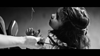 Touched Romania - Bratara Solidaritatii - Povestea Mariei