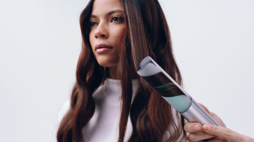 L’Oréal își reafirmă leadershipul-ul în beauty tech și lansează la CES® 2026 două soluții revoluționare cu raze infraroșii pentru îngrijirea părului și a pielii