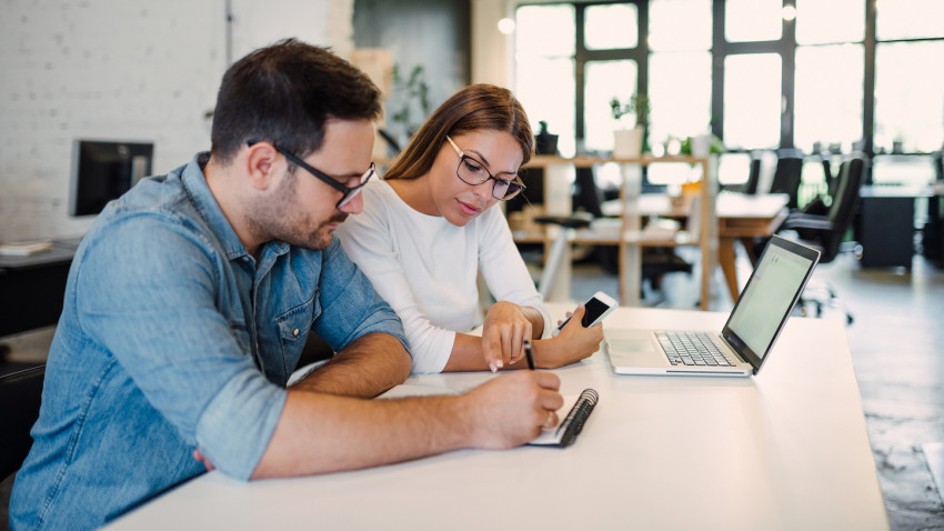 2026, anul transparenței: Topul salariilor și beneficiilor pentru joburile publicate pe Hipo.ro