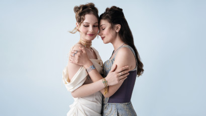 Pandora și Bridgerton prezintă 'Rules to Love By', o colecție de bijuterii care celebrează jocul și auto-exprimarea