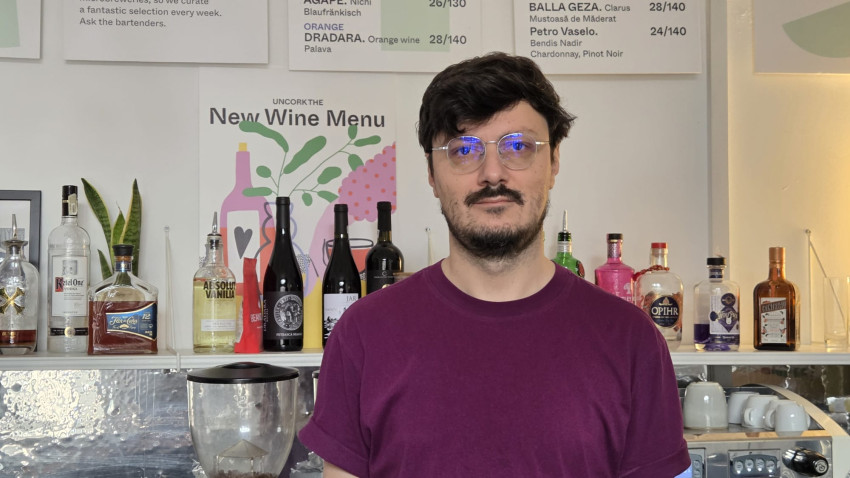 [Cool places] Cristian Paraschiv: Suntem o sufragerie mare și liberă, care se transformă în fiecare zi sau săptămână