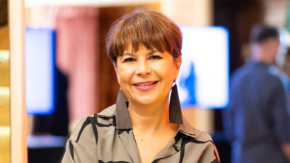 [Noua lume nouă] Ioana Mănoiu: Vor dispărea multe, n-are rost să ne amăgim. AI-ul execută rapid, fără ego si poate munci non stop. Intrebarea mai utilă este ce răm&acirc;ne