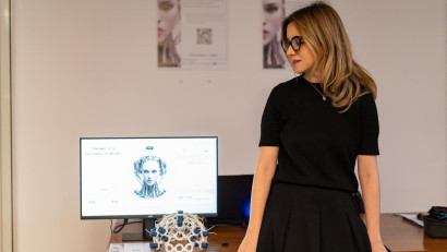 Anca Goron: Lumea vede AI-ul ca pe o entitate magică, &icirc;nsă secretul este că acesta reprezintă, &icirc;n esență, o oglindă a umanității noastre fragile