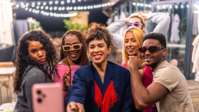 De ce micro-influencerii bat &bdquo;vedetele&rdquo; &icirc;n social media