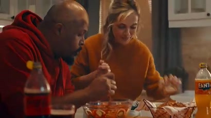 Coca-Cola - Cabral &amp; Andreea Ibacka | Din aceeasi farfurie