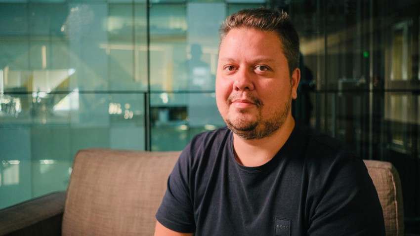 [România care ne place] Vlad Popovici: E ceva magnetic, care nu m-a lăsat să plec, oricâte alte oportunități aș fi avut. E aerul ăla pe care-l respiri când cobori din avion și simți că ai ajuns acasă