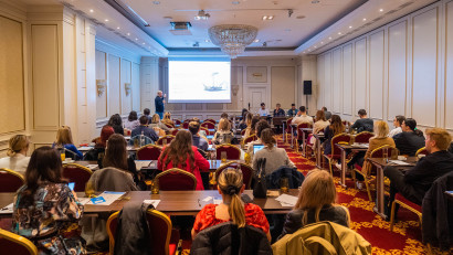 Digital Marketing Forum 2026 prezintă două masterclassuri intensive dedicate AI și Performance Marketing