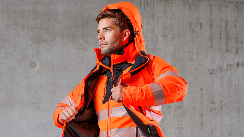 Echipăm.ro face o radiografie a pieței echipamentelor de protecția muncii în România: de la cele mai cumpărate produse, la noile preferințe ale angajaților