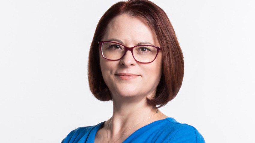 [Branding, noua ordine] Mona Ursu: Mă sperie uniformizarea. O regresie spre medie la scară industrială. Identități vizuale identice, generate în câteva secunde