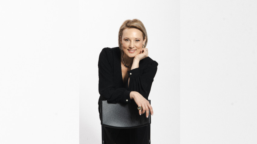 [AI & me] Raluca Anton: AI-ul poate deveni o problemă sau o unealtă extraordinară. Diferența va fi făcută de cât de conectați rămânem la propria noastră minte