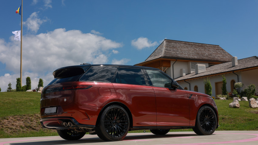 Dincolo de drumuri. Dincolo de așteptări. Range Rover redefinește experiența de călătorie
