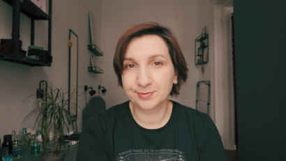 [Book Feed] Alina Pleșia: Internetul, &icirc;n raport cu literatura, e ca o sabie cu două tăișuri