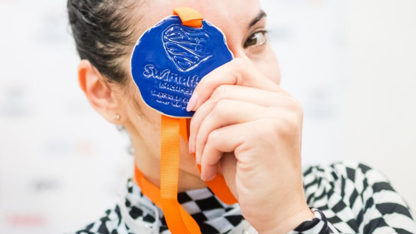Swimathon București 2026 aduce la bazin sute de oameni care înoată pentru 35 de cauze
