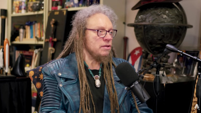 Jaron Lanier: AI-ul este făcut din oameni. Și pentru că vrem să ne g&acirc;ndim la el ca la un nou zeu, nu vrem să-i vedem pe acei oameni