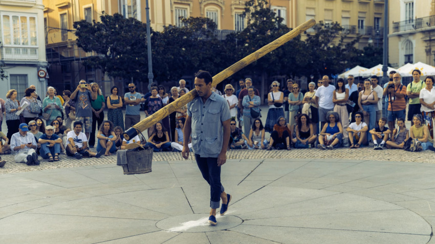 Joan Català Carrasco: I felt the need to create something that was equally simple and profound. A kind of ritual in which a single individual begins alone and ends up surrounded by a community