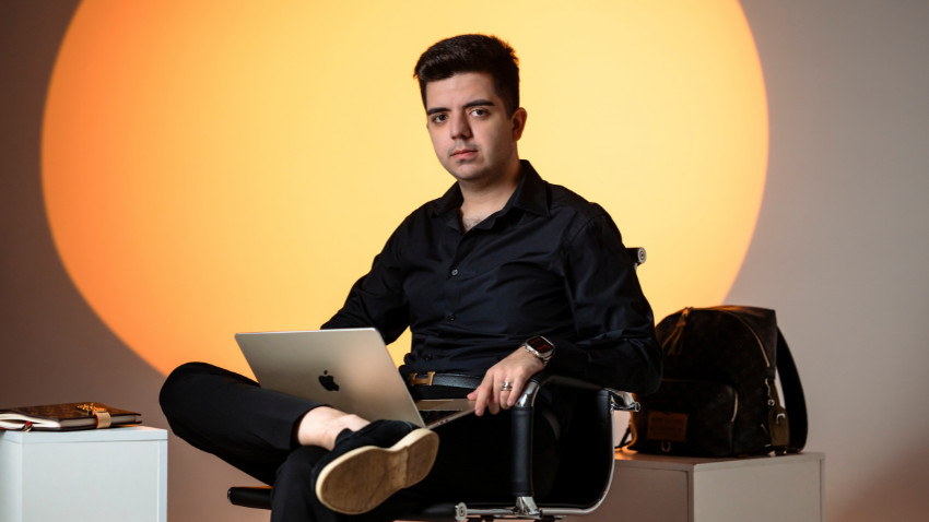 Yunus-Amiri Sisan: Algoritmii nu sunt separați de oameni. Ei sunt construiți din urmele comportamentelor noastre: ce căutăm, unde ne oprim, ce ignorăm, la ce revenim și ce distribuim
