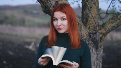 [BookFeed] Cristina Conea: Vlogul m-a ajutat mult să nu mă mai subestimez, să-mi &icirc;mbrățișez calitățile și să fac pace cu lucrurile pe care nu le pot controla