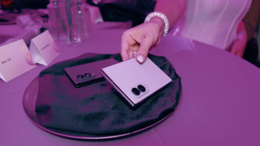 Samsung a transformat lansarea seriei Galaxy Z8 într-o experiență imersivă pentru creatorii de conținut si artisti