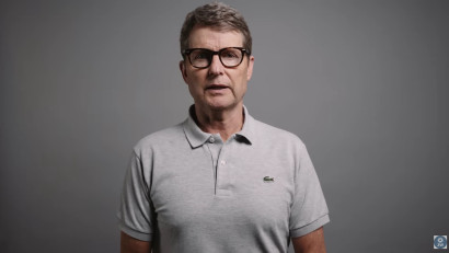 Julian Whatley: Geniul și colapsul trăiesc unul l&acirc;ngă altul