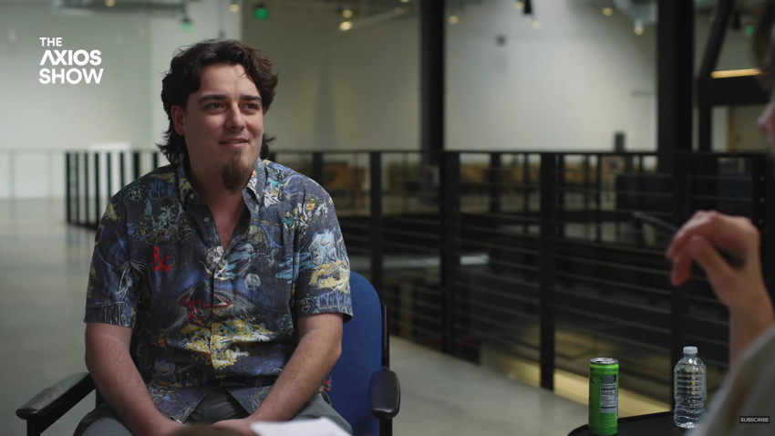 Palmer Luckey: Armata noastră trebuie să răspundă în fața conducerii civile alese, nu a corporațiilor