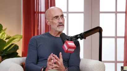 Arthur C. Brooks: Generațiile actuale sunt programate greșit să evite suferința cu orice preț