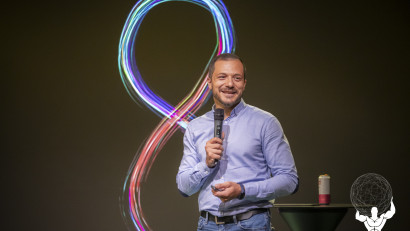 Georgi Nenov: Aceasta este cea mai extraordinară epocă &icirc;n care a trăit vreodată omul și, &icirc;n același timp, este o epocă ce lasă foarte mulți oameni &icirc;n urmă